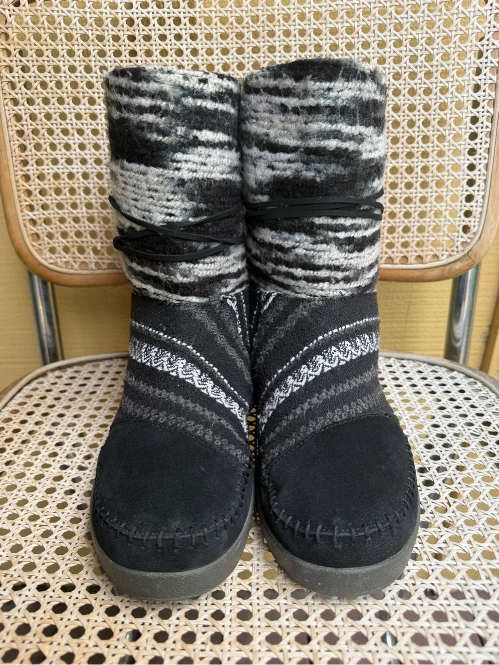 TOMS Women’s Size 11 Black Gray Southwestern Knit Faux Fur Lined Boots